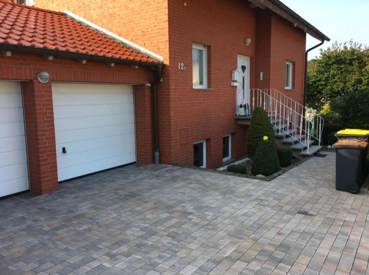 Apartment Mit Blick Auf Herkules Mit Parkplatz Kassel Bagian luar foto